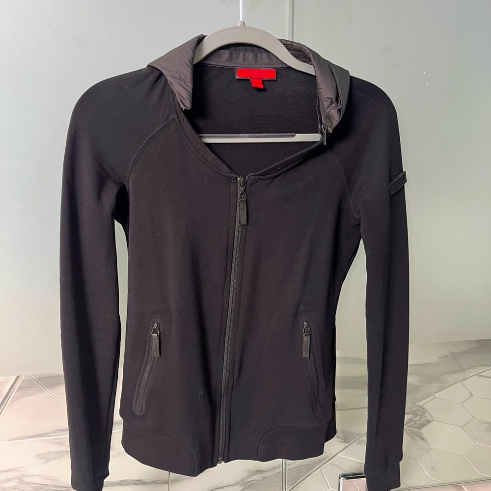 Rare, Burberry sport, zip up, worn once.